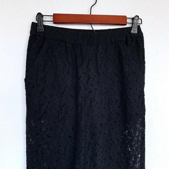 H&M Black Floral Shorts Underlay Skinny Lace Pants - Picture 2 of 7